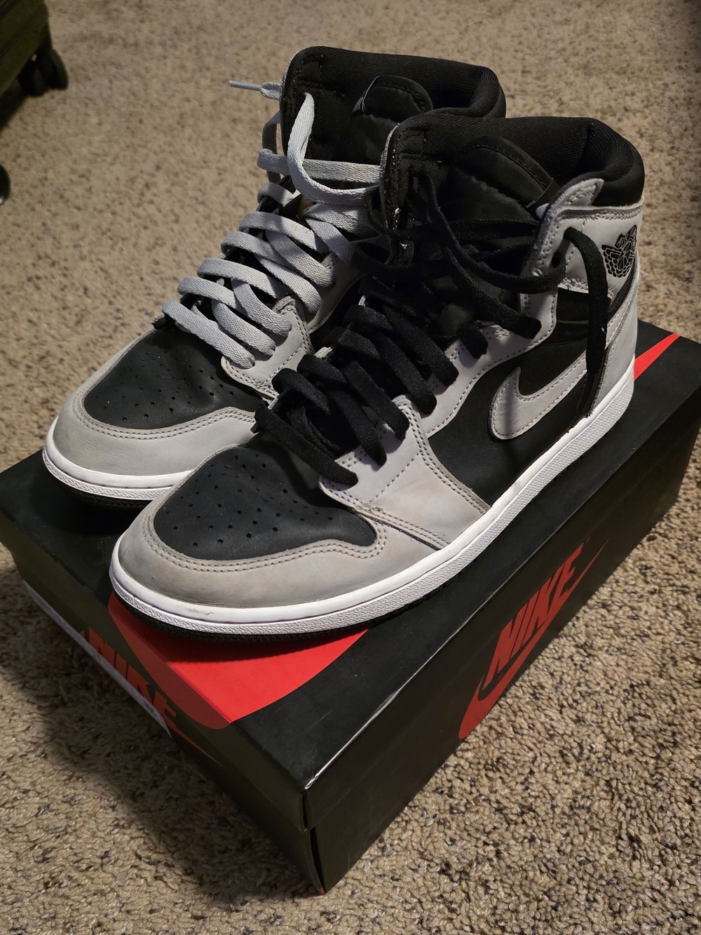 Nike Air Jordan 1 High OG - Black and Gray
